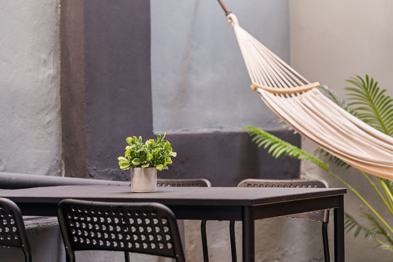 View of the ocean from the balcony (balcony 2) — Puerto House - Private Patio, Santurce