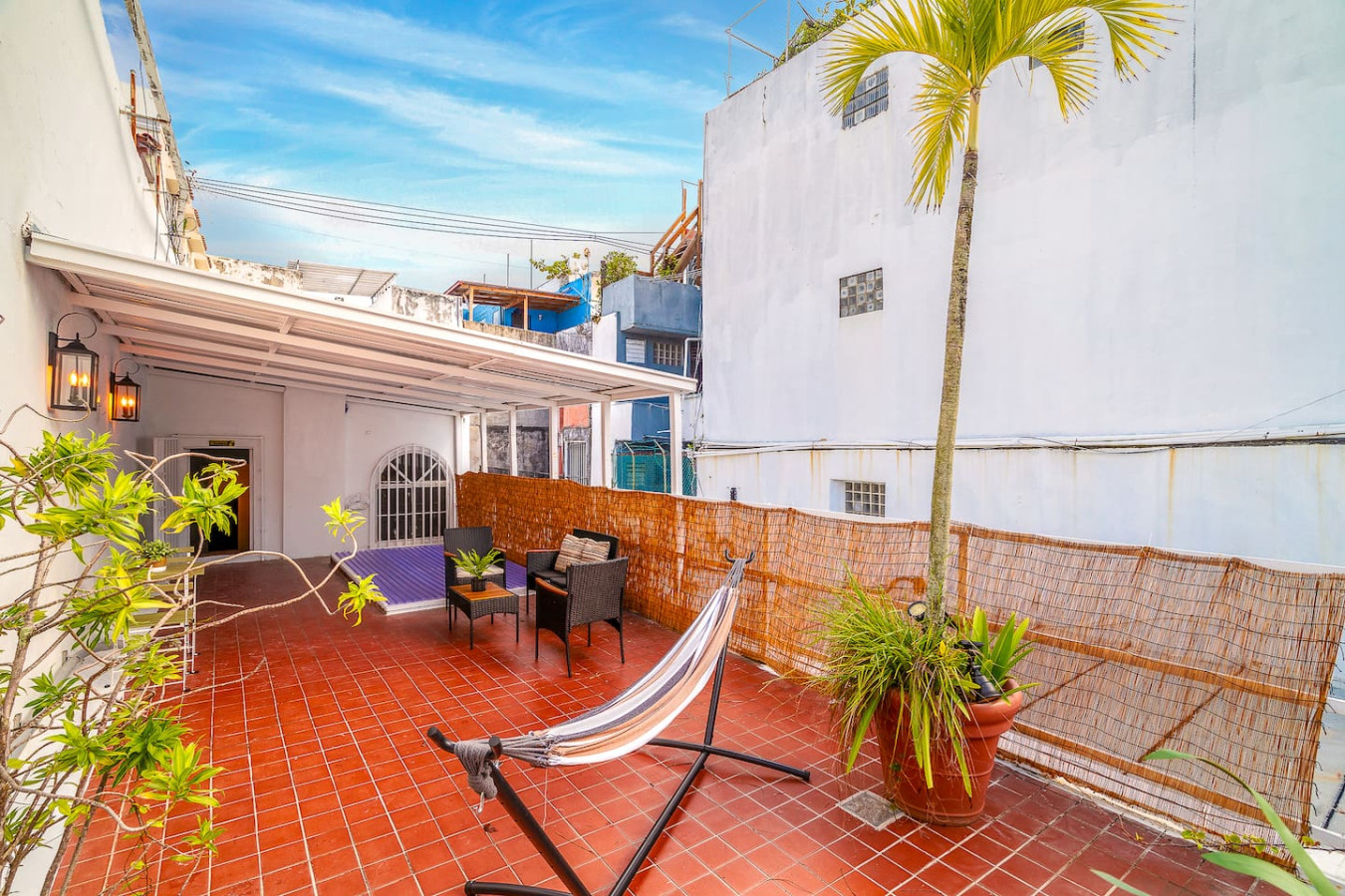 View of the ocean from the balcony of a vacation rental (balcony 3) — Villa Mansion - Fountain & Rooftop - Old San Juan, Old 