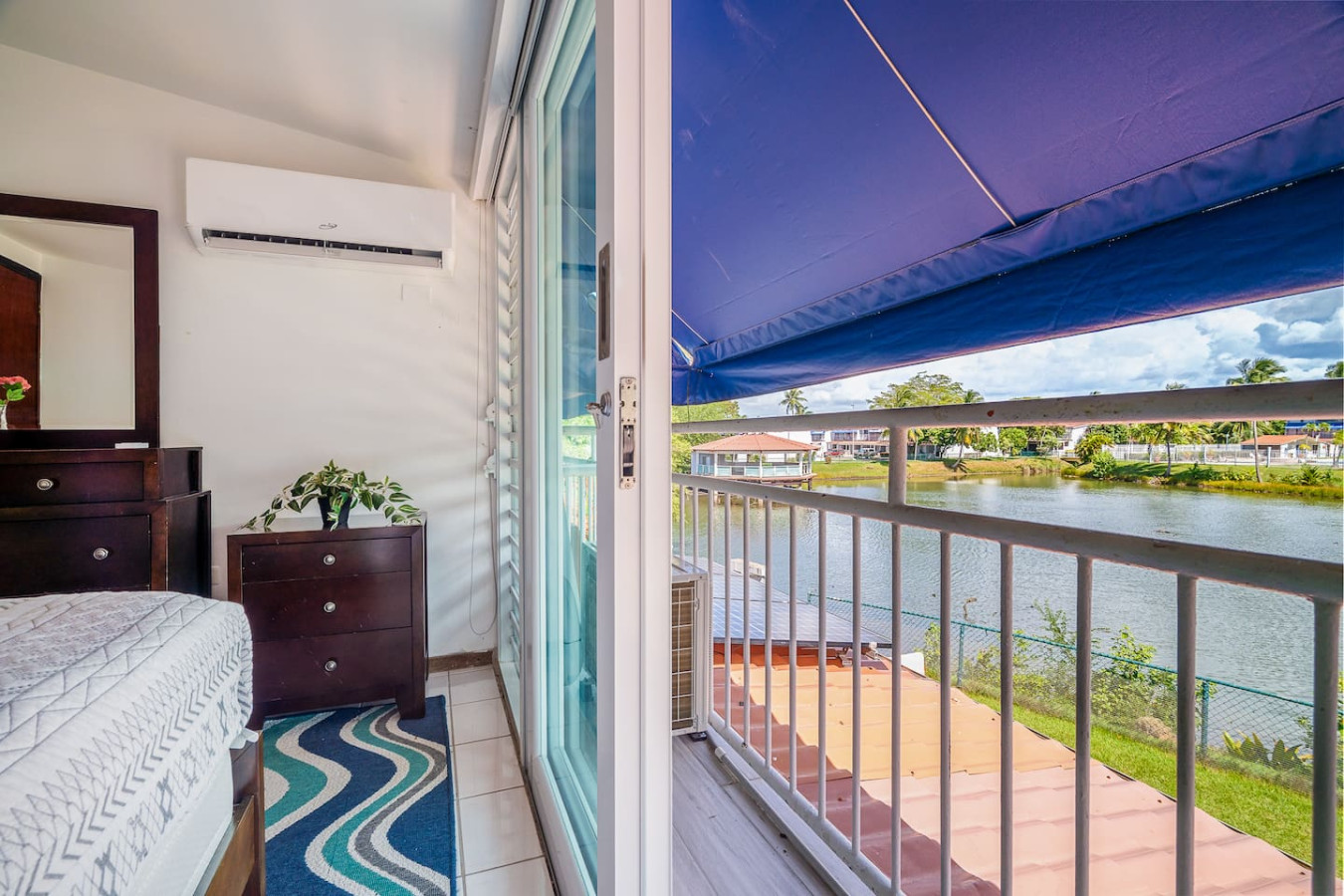 Balcony overlooking a lake — Beach Villa Dorado Del Mar, Dorado