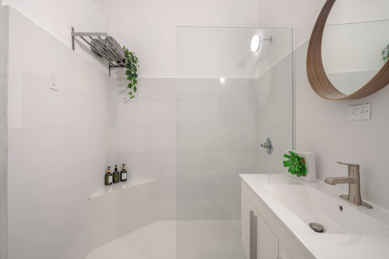 Bathroom with a walk-in shower and a corner shelf — Downtown San Juan Gateway Dream, Santurce