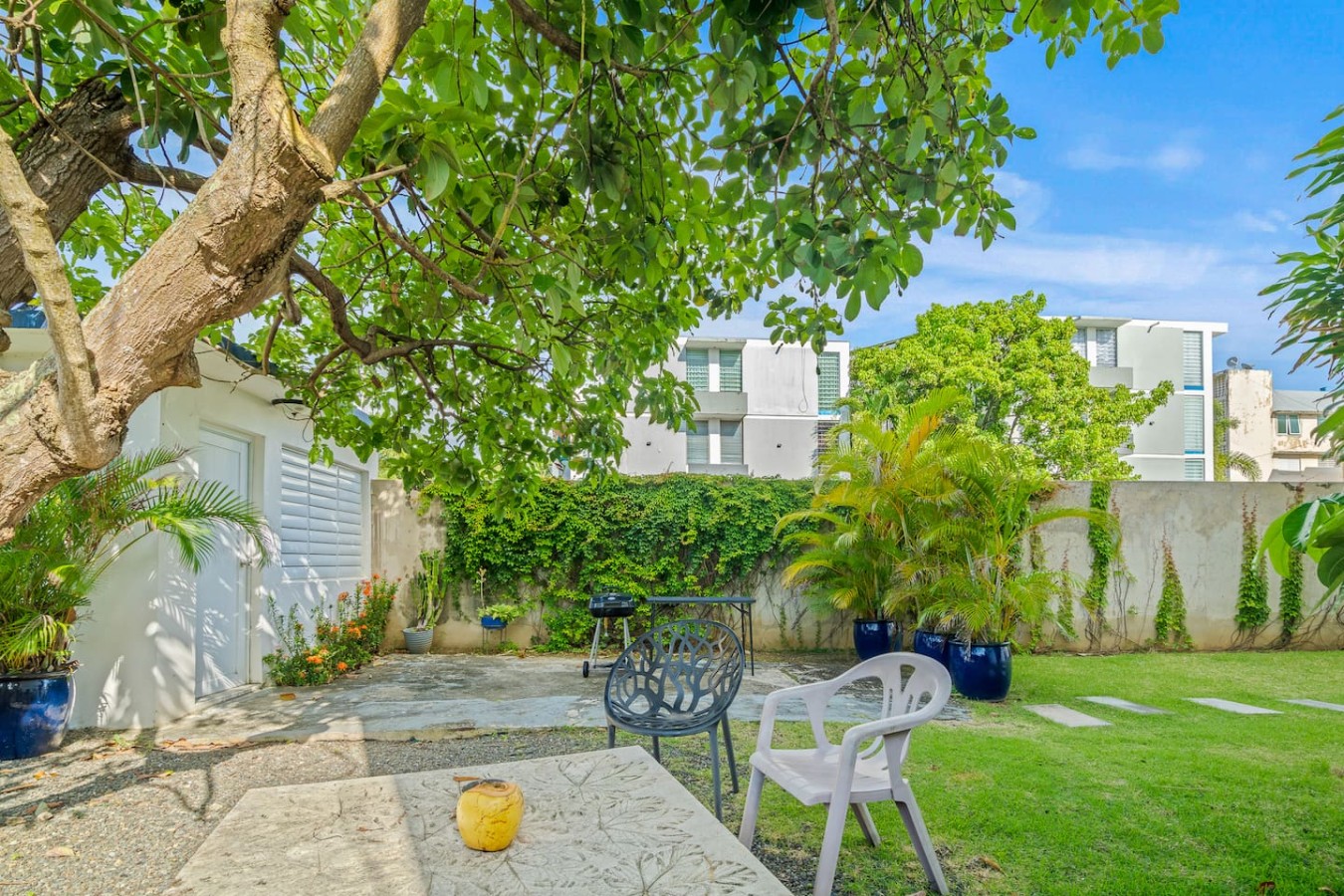 View of the ocean from the balcony of a vacation rental property in — Ocean Park 2BR Backyard BBQ Walk to Beach, Santurce
