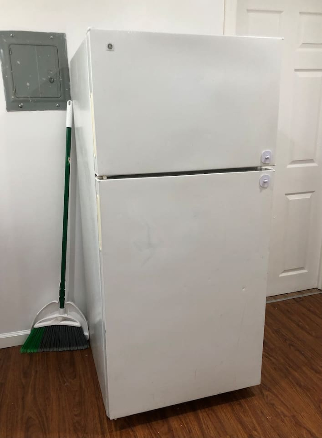 Private apartment with 3 bedrooms and 1 bathroom near Newark International Airport EWR and New York City