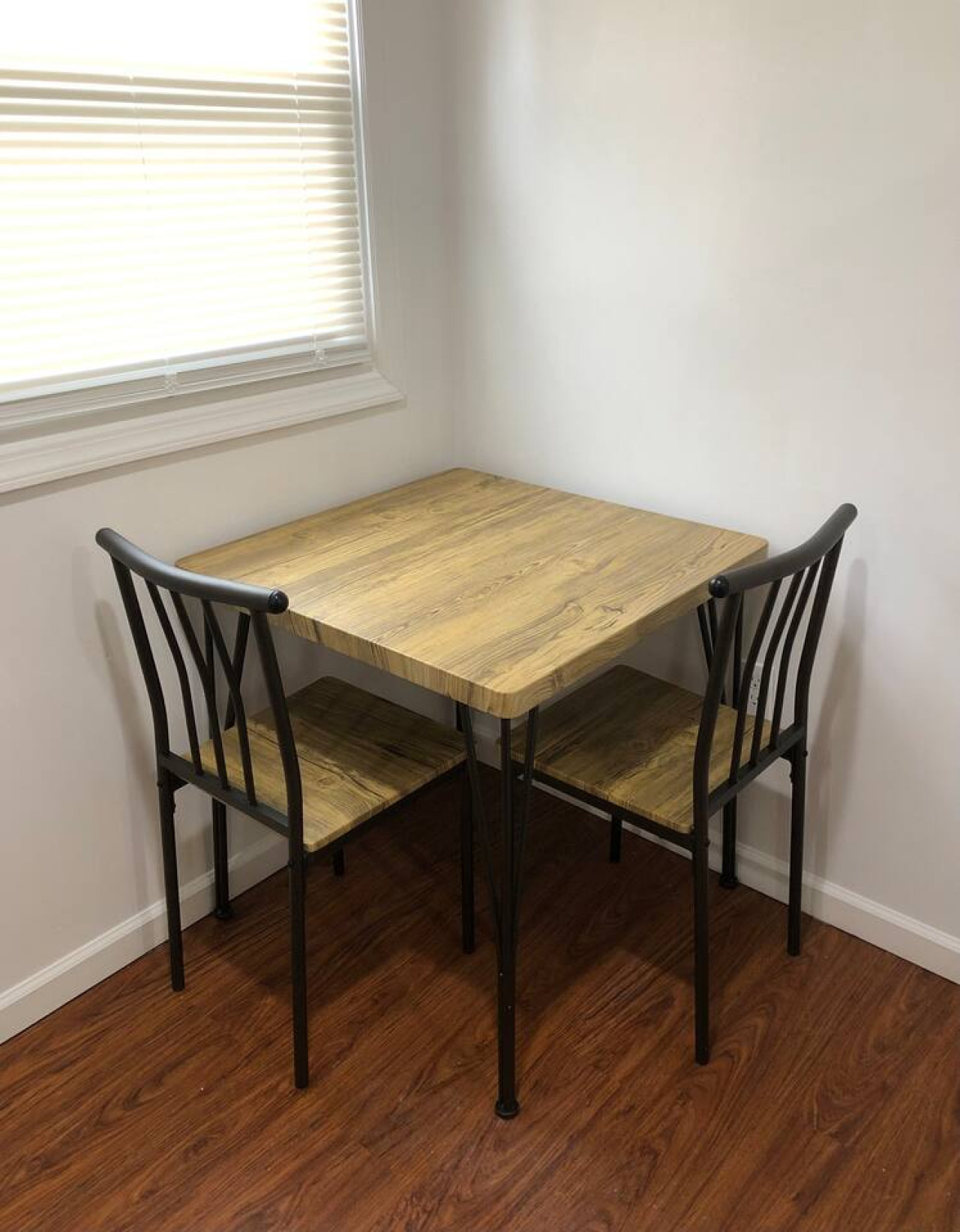 Private apartment with 3 bedrooms and 1 bathroom near Newark International Airport EWR and New York City
