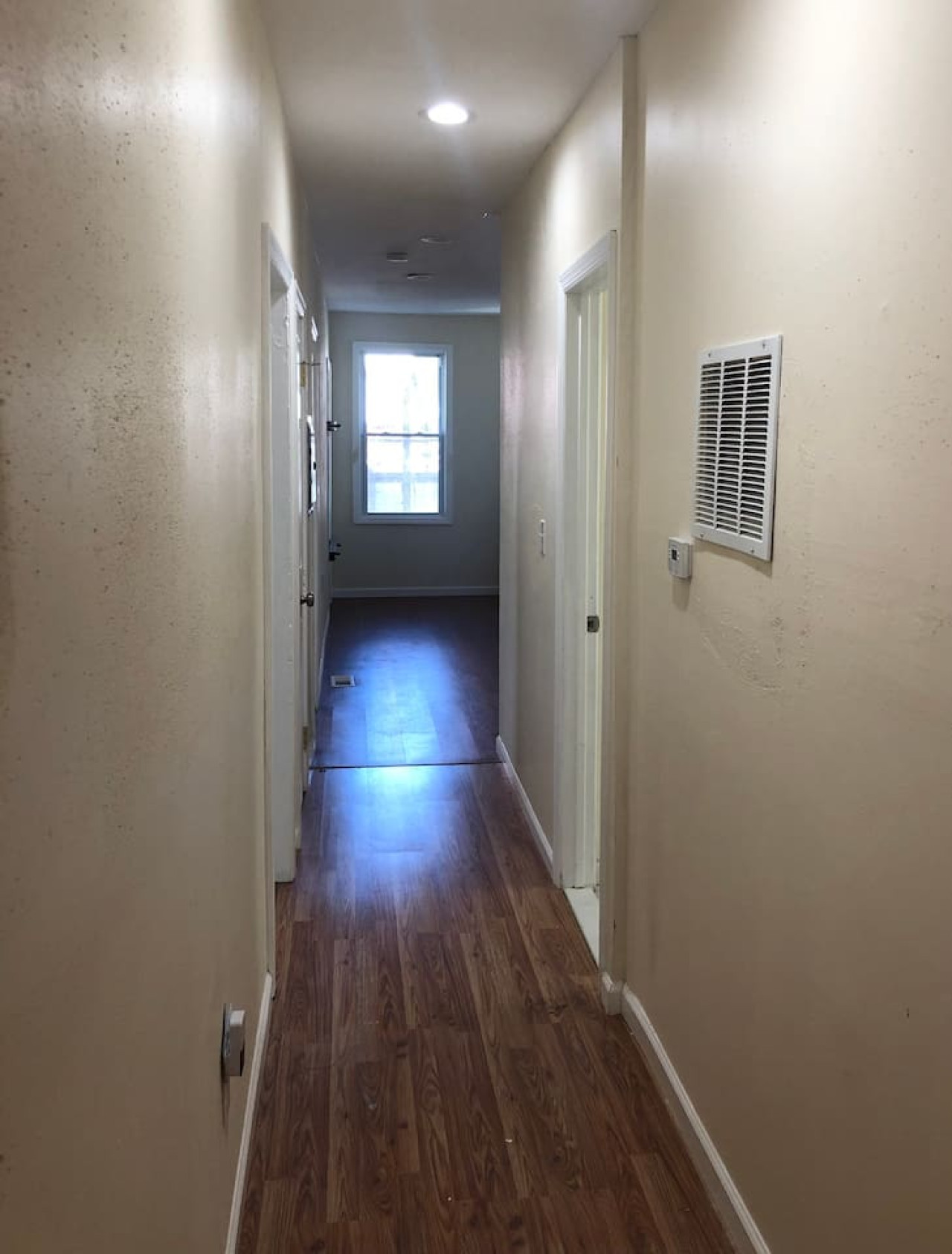 Spacious and private apartment with 3 bedrooms and 1 bathroom near Newark International Airport EWR and New York City