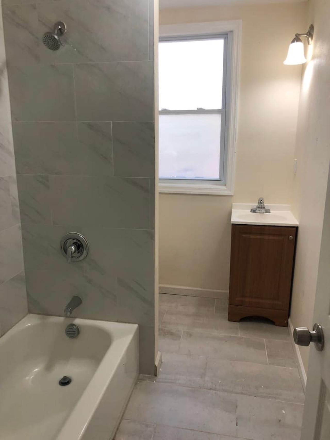 Spacious and private apartment with 3 bedrooms and 1 bathroom near Newark International Airport EWR and New York City
