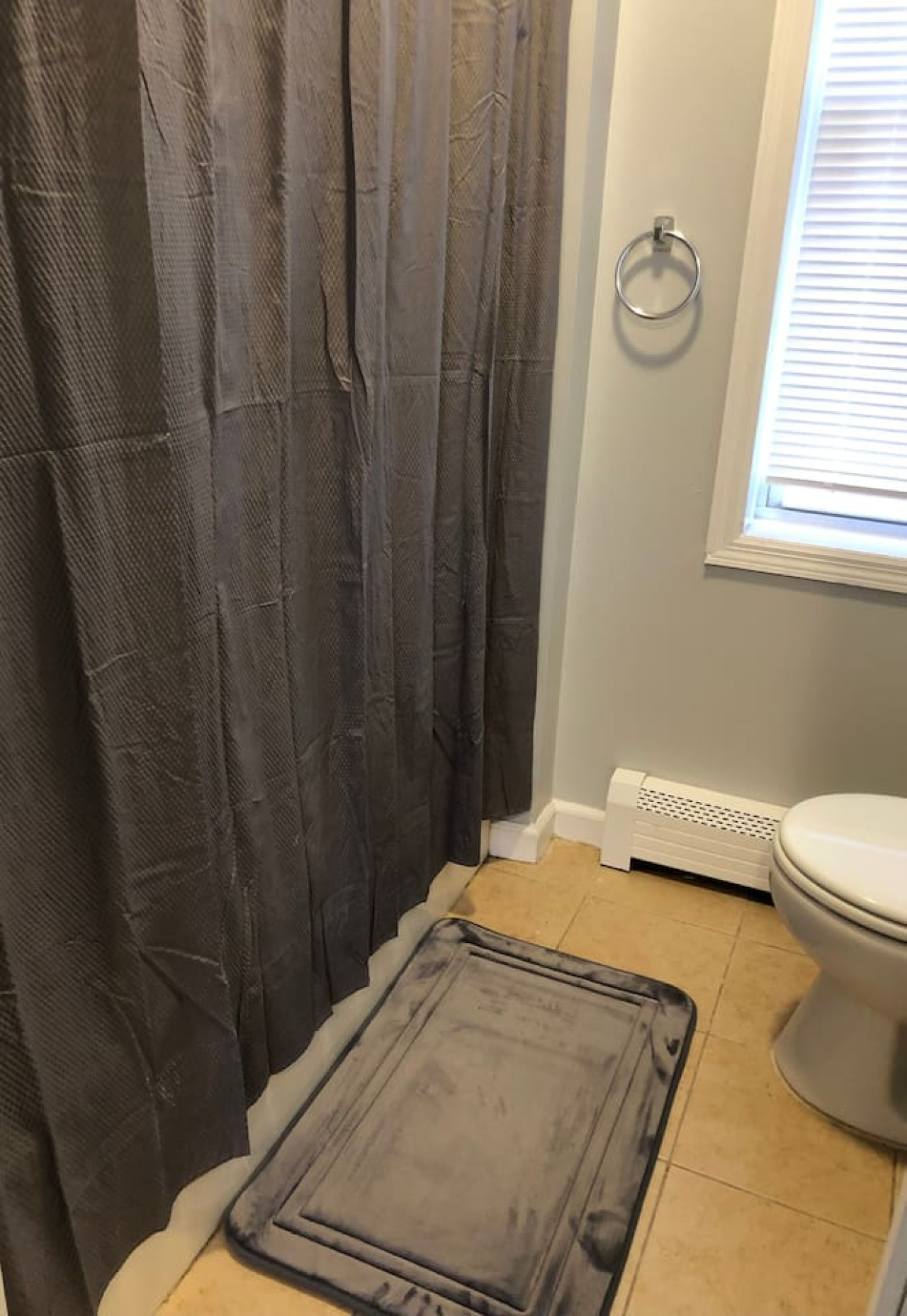 Private 2-bedroom apartment, free parking, direct bus to NYC Manhattan only 2 blocks away, MetLife Stadium 25 minutes away
