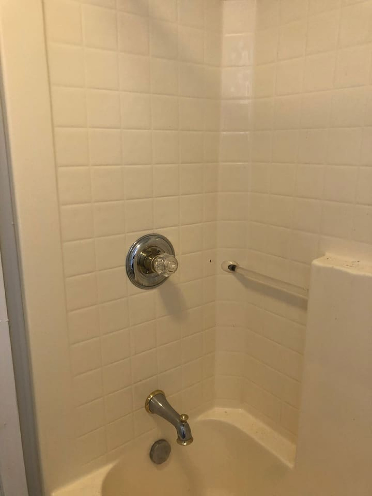 Private 2-bedroom apartment, free parking, direct bus to NYC Manhattan only 2 blocks away, MetLife Stadium 25 minutes away