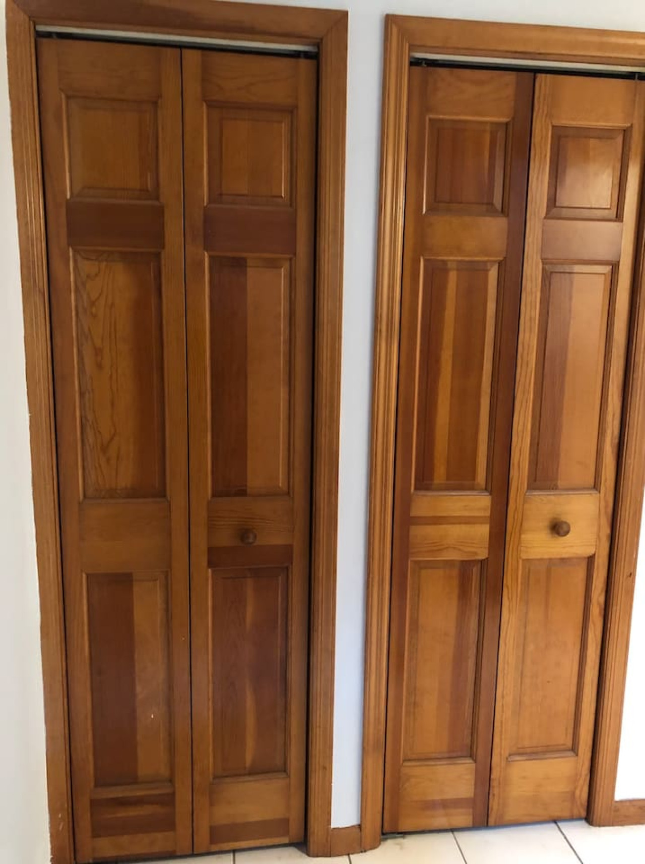 Private house with 4 bedrooms and 2 bathrooms, direct NYC Manhattan train only 10 minute walk away