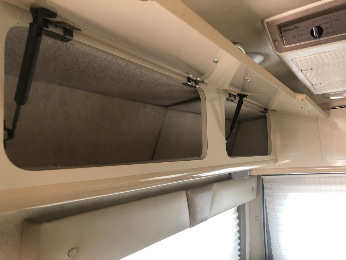 Private and cozy RV, direct bus to NYC Manhattan only 2 blocks away