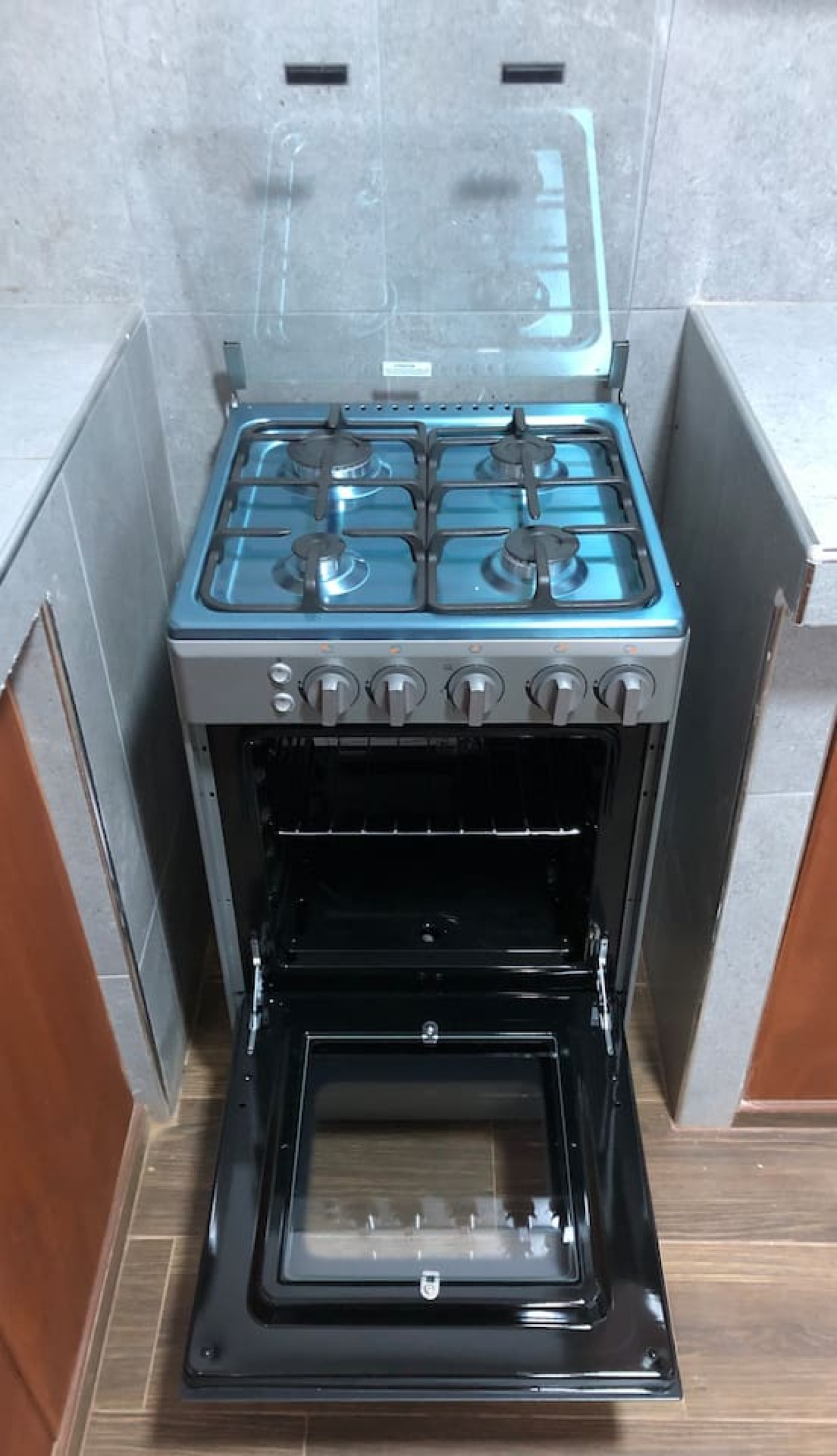 Spacious 3-bedroom and 2 bathroom home with private pool and patio and free Wi-Fi