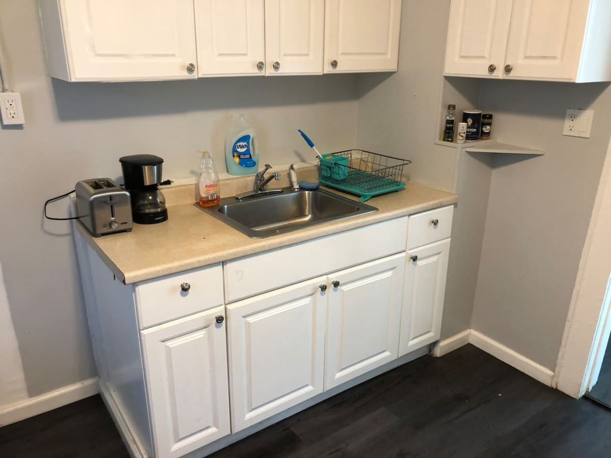 Private 2-bedroom apartment, free parking, direct bus to NYC Manhattan only 2 blocks away