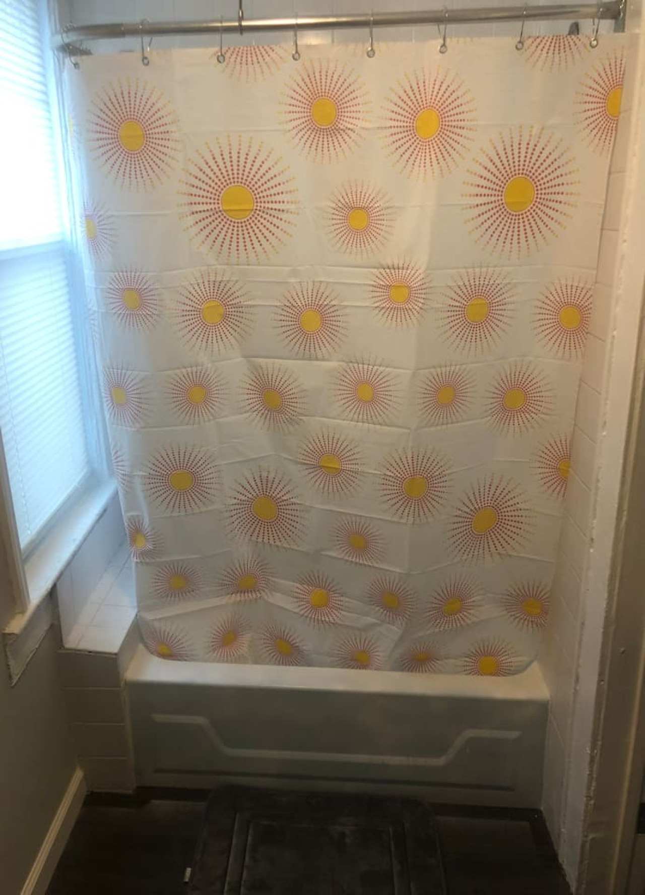 Private 2-bedroom apartment, free parking, direct bus to NYC Manhattan only 2 blocks away