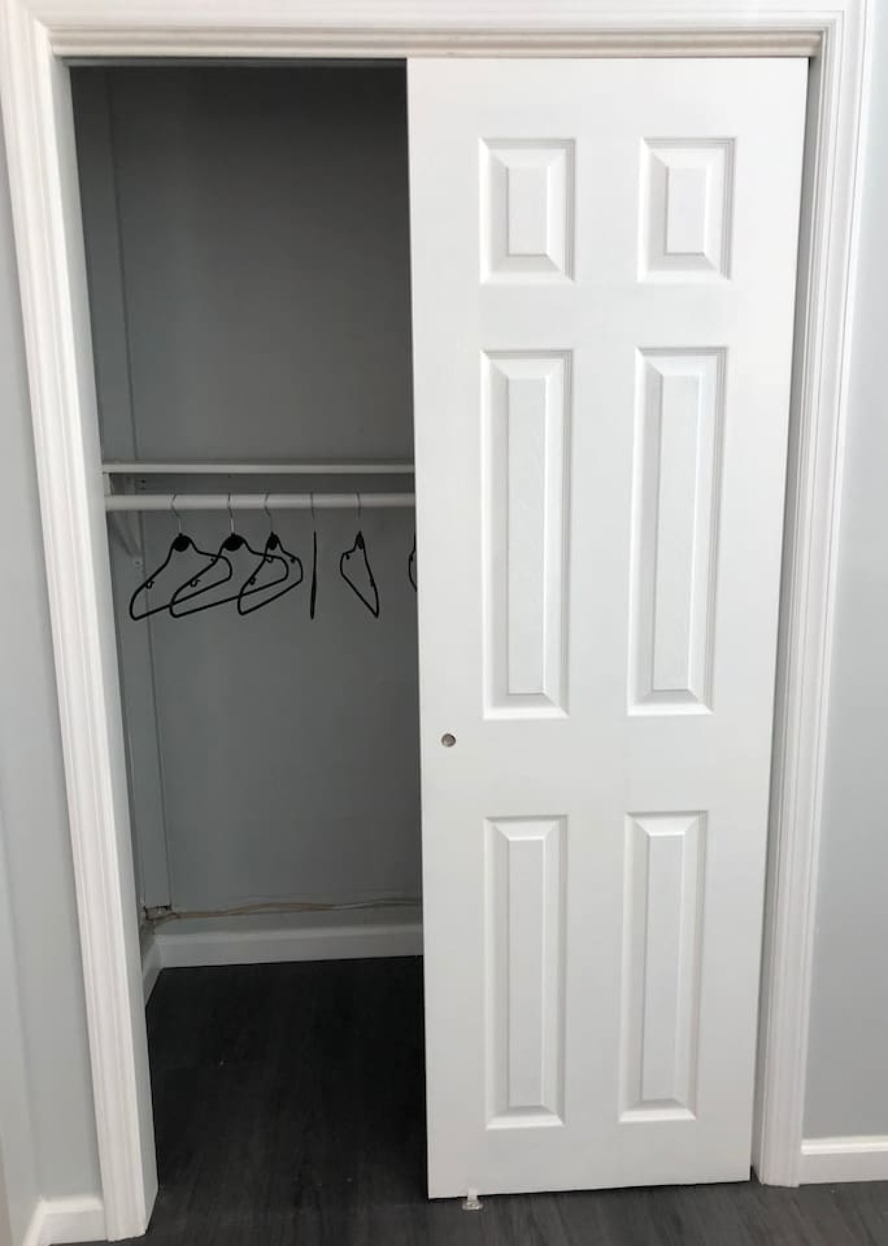 Private 2-bedroom apartment, free parking, direct bus to NYC Manhattan only 2 blocks away