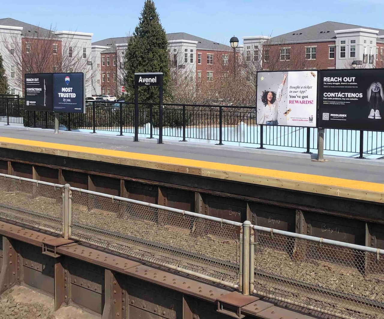 Private 2-bedroom house, free parking, 15-min walk to direct NYC Manhattan train
