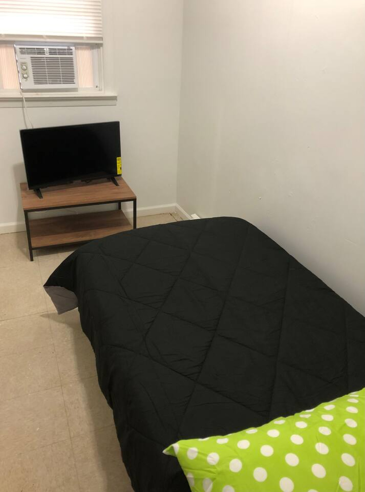 Private 3 bedroom and 1 bathroom house, direct NYC Manhattan train a 15 minute walk away