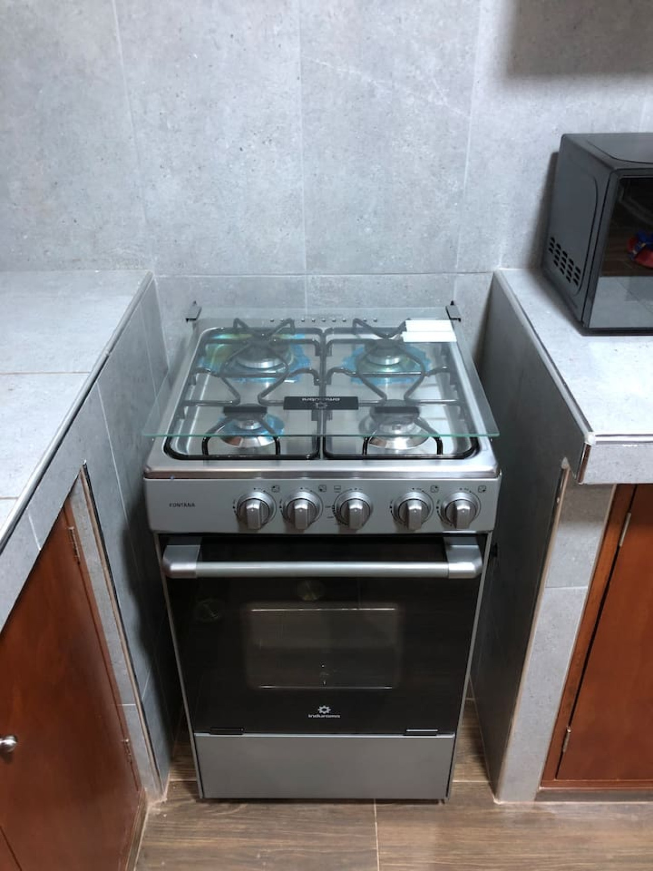 Spacious 3-bedroom and 2 bathroom home with private pool and patio and free Wi-Fi