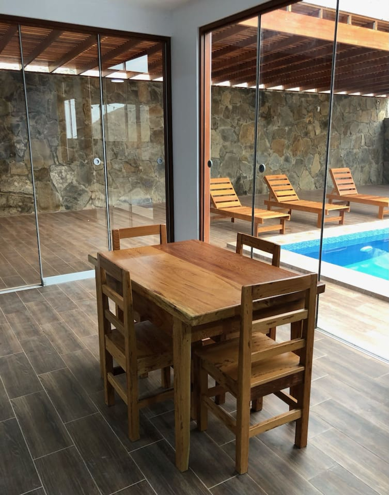Spacious 3-bedroom and 2 bathroom home with private pool and patio and free Wi-Fi