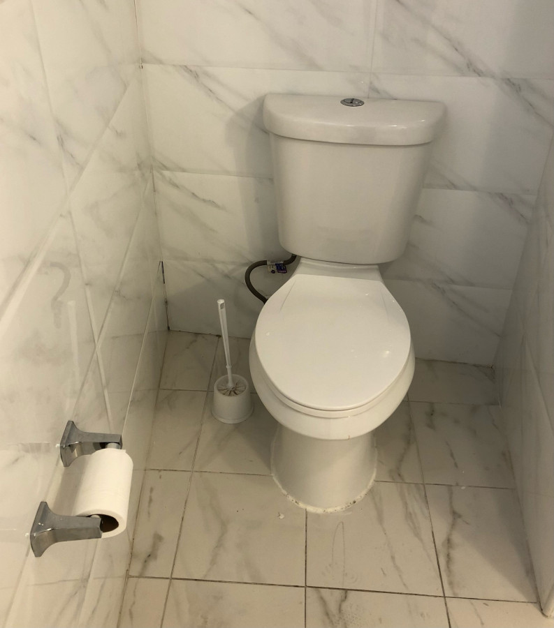 Large apartment, sleeps up to 10 people comfortably, direct NYC Manhattan train only 5 minute walk away