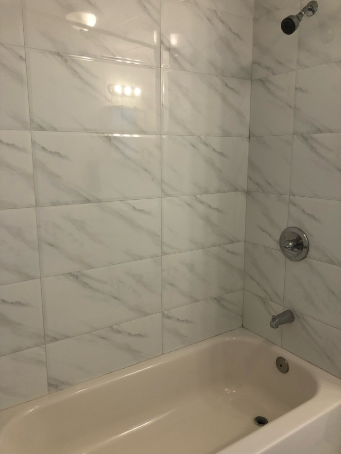 Large apartment, sleeps up to 10 people comfortably, direct NYC Manhattan train only 5 minute walk away