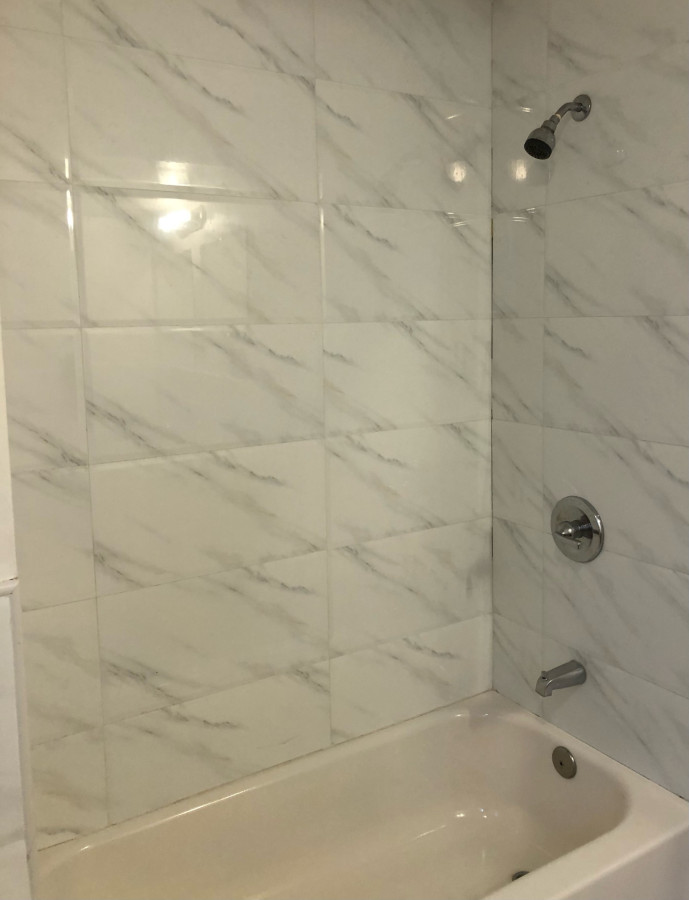 Large apartment, sleeps up to 10 people comfortably, direct NYC Manhattan train only 5 minute walk away
