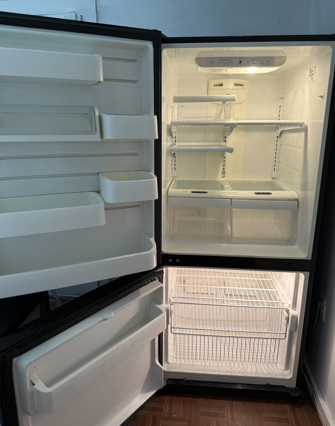 Private 1 bedroom and 1 bathroom house in a quiet area and convenient to NYC bus and train