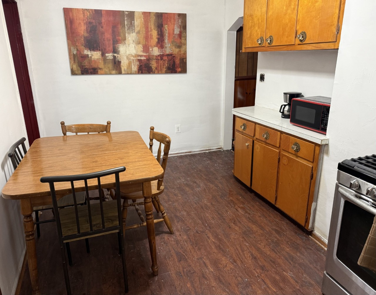 Private 1 bedroom and 1 bathroom house in a quiet area and convenient to NYC bus and train