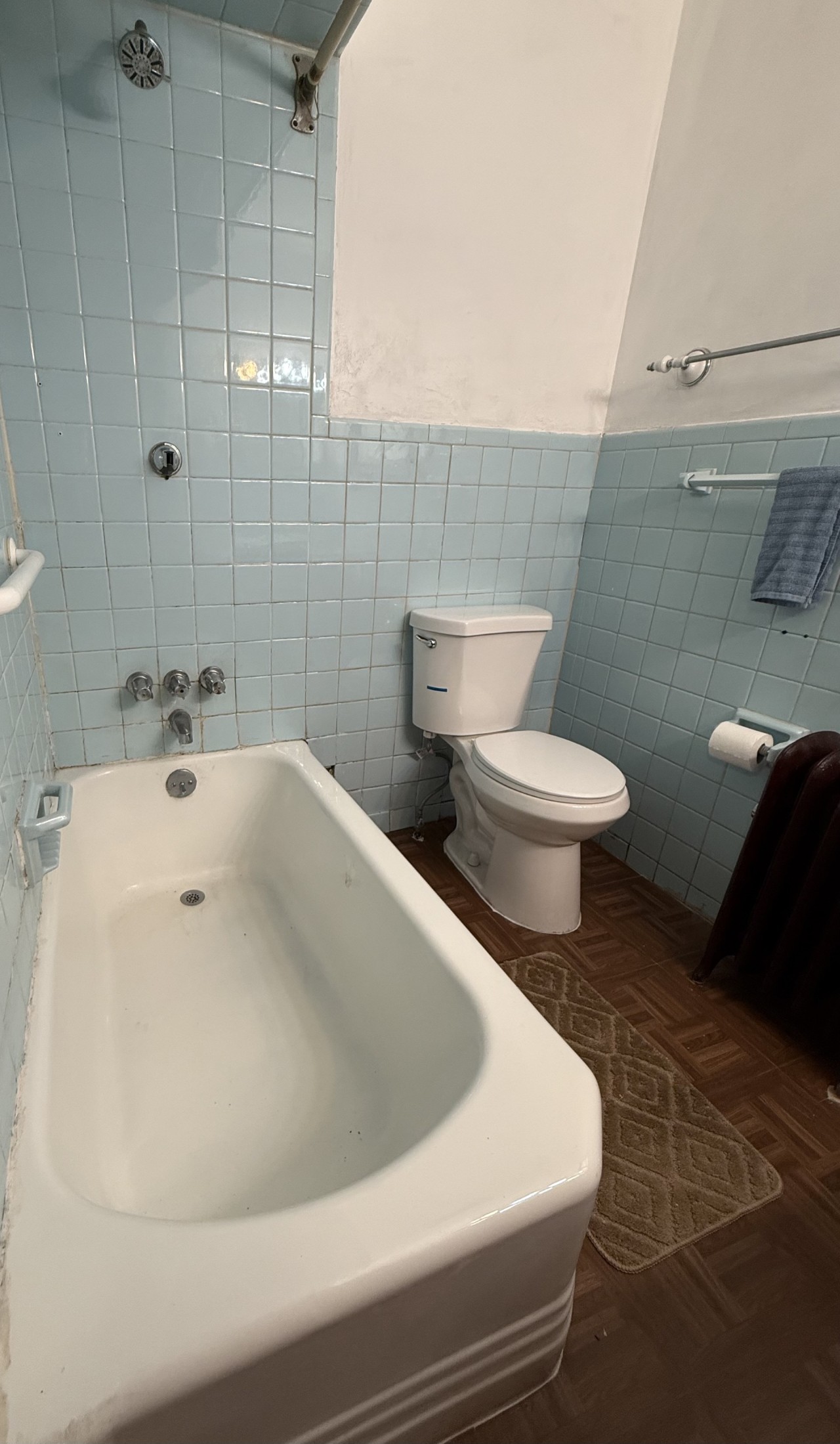 Private 1 bedroom and 1 bathroom house in a quiet area and convenient to NYC bus and train