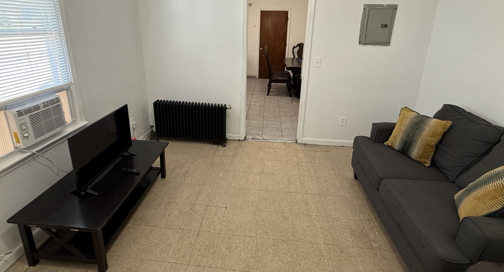 Large and private 3 bedroom and 2 bathroom apartment, separate street entrance