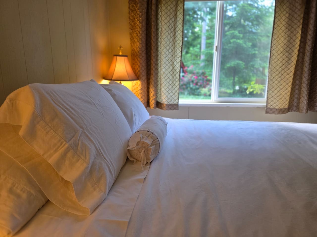 Charming Farmhouse Cottage - Photo 3