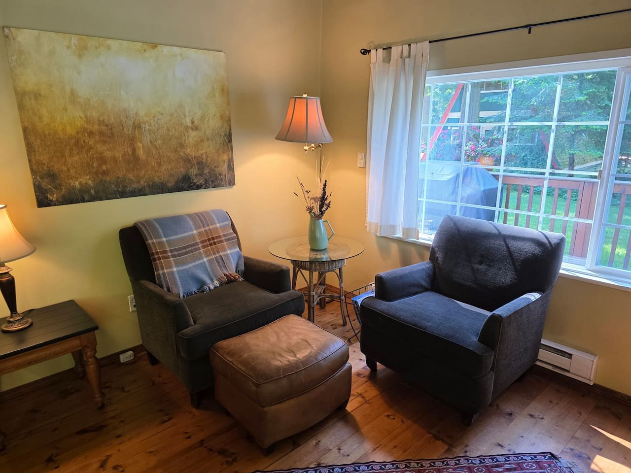 Charming Farmhouse Cottage - Photo 5