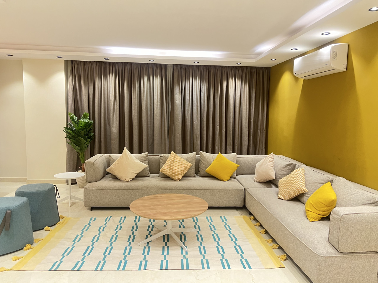 Modern 3 Bedroom Oasis Stay in October – By Kemetland