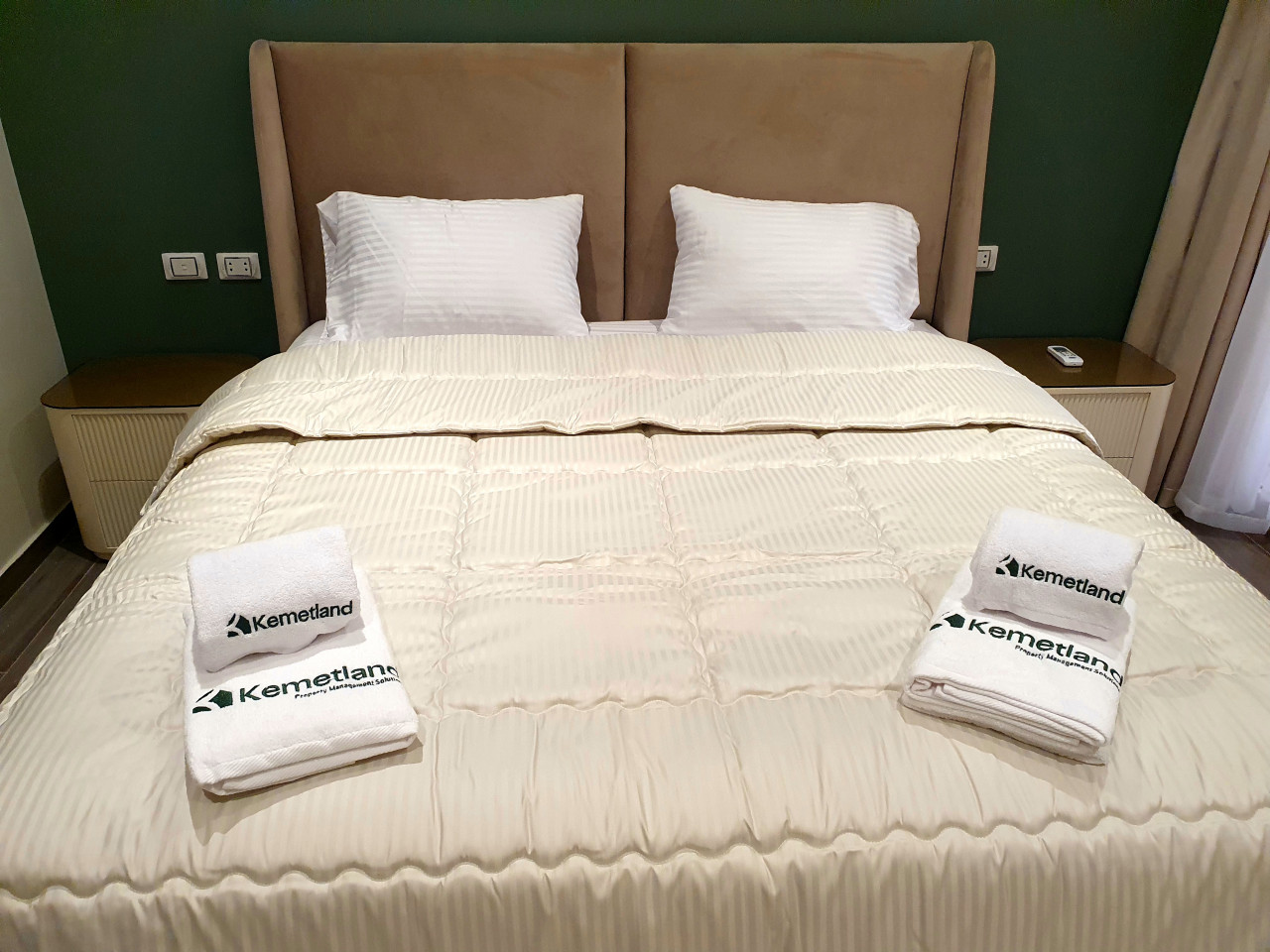 bed1-1.jpg