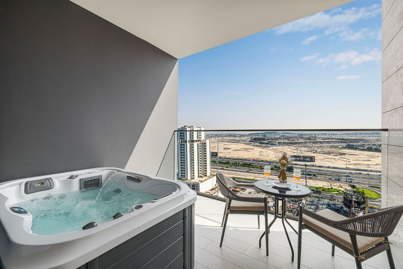 Priv Jacuzzi / Spa / Cold Plunge / Gym / Queen bed