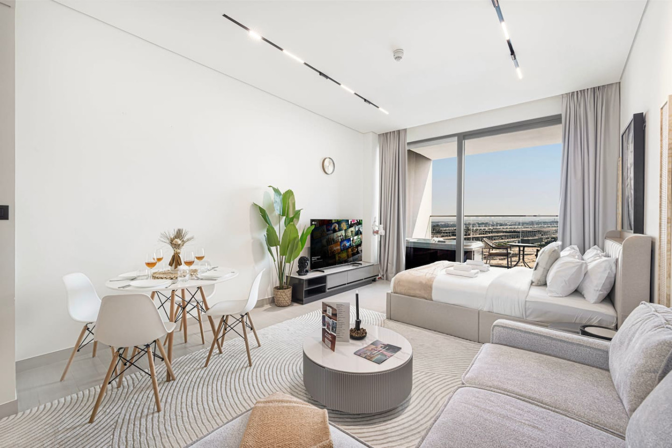 Priv Jacuzzi / Spa / Cold Plunge / Gym / Queen bed