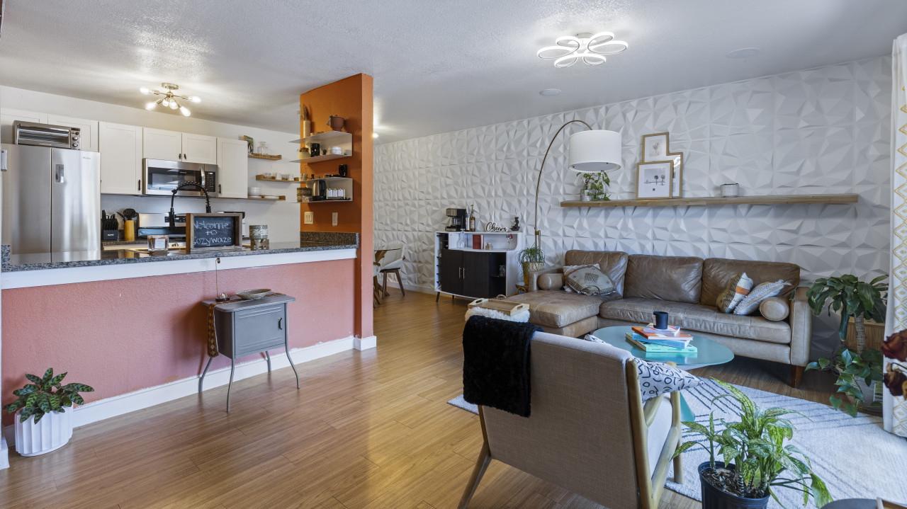Upgraded Cozy Condo Near Dtown Atx w/ Home Theater, Free Parking 3