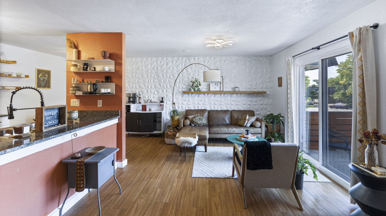 Upgraded Cozy Condo Near Dtown Atx w/ Home Theater, Free Parking 2