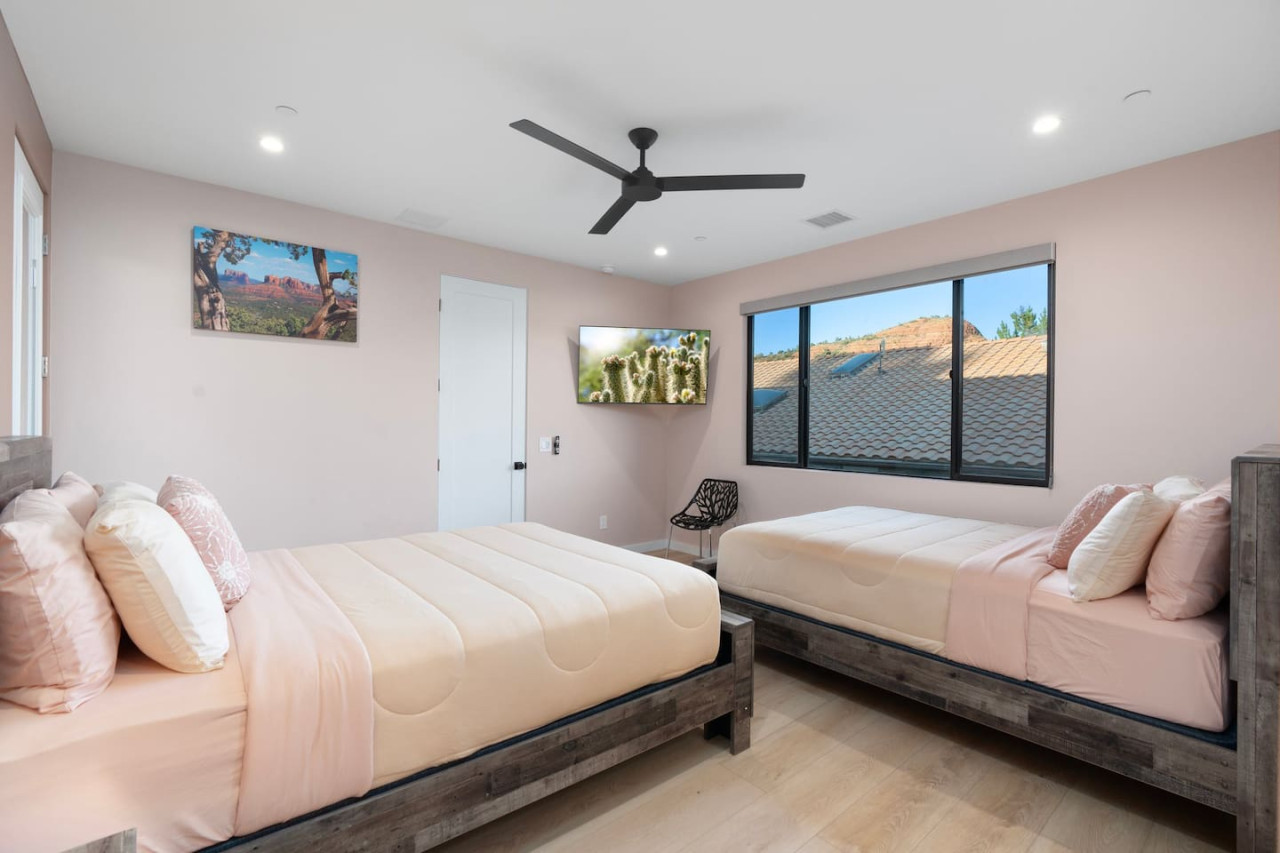 Sedona Luxury Mountain Views, HotTub, Rooftop Deck