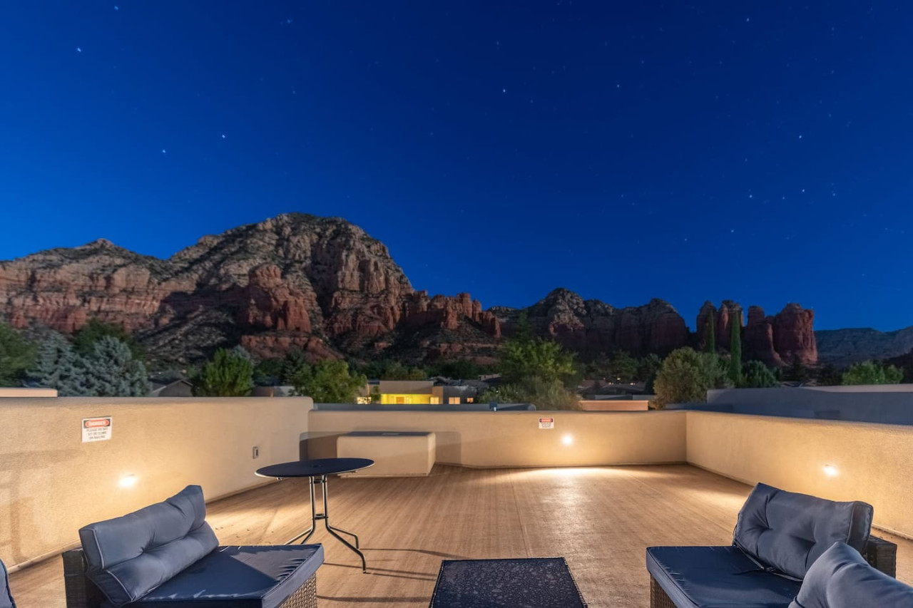 Sedona Luxury Mountain Views, HotTub, Rooftop Deck