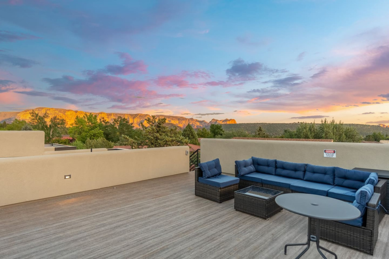 Sedona Luxury Mountain Views, HotTub, Rooftop Deck