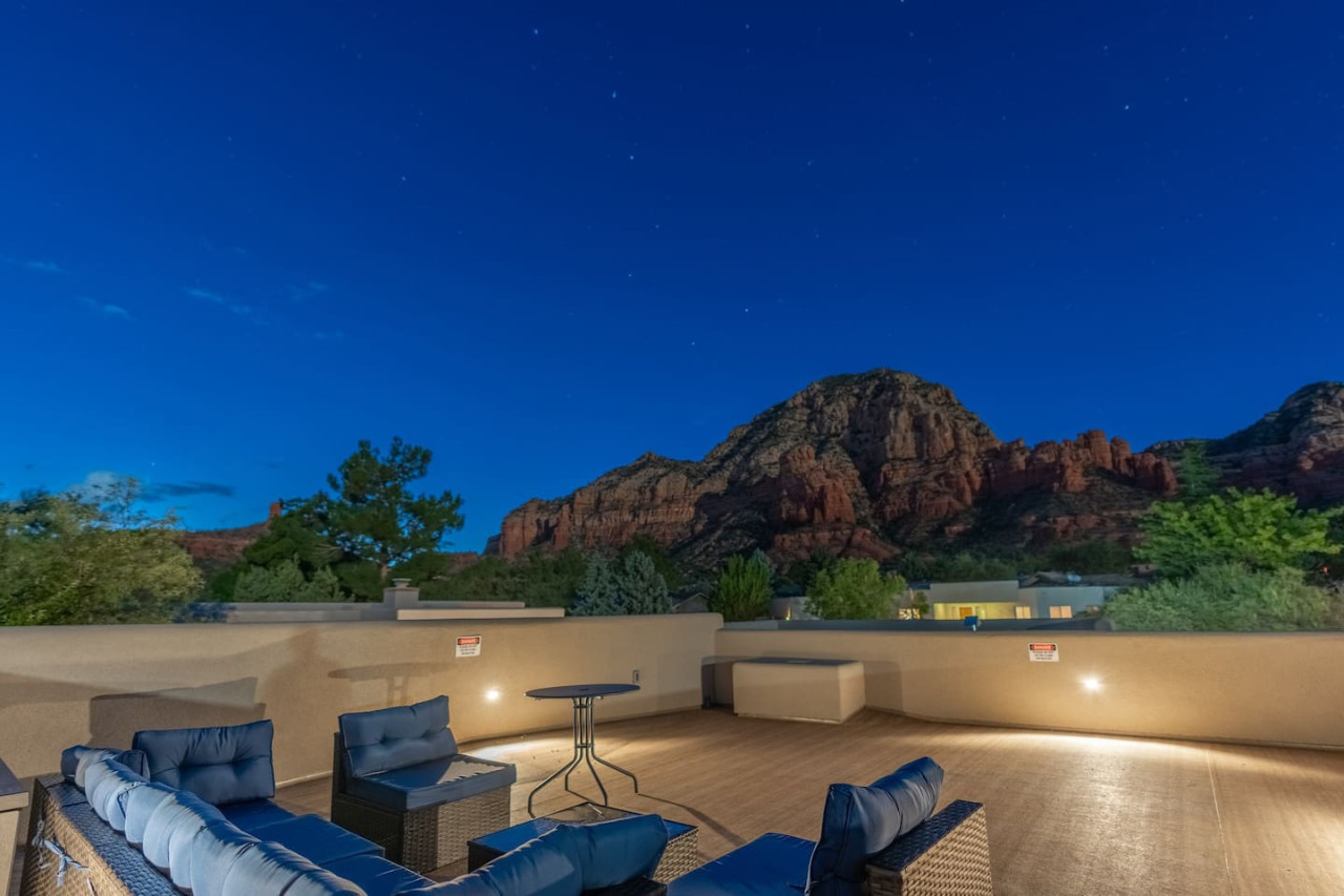 Sedona Luxury Mountain Views, HotTub, Rooftop Deck