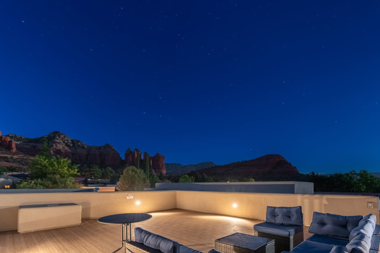 Sedona Luxury Mountain Views, HotTub, Rooftop Deck