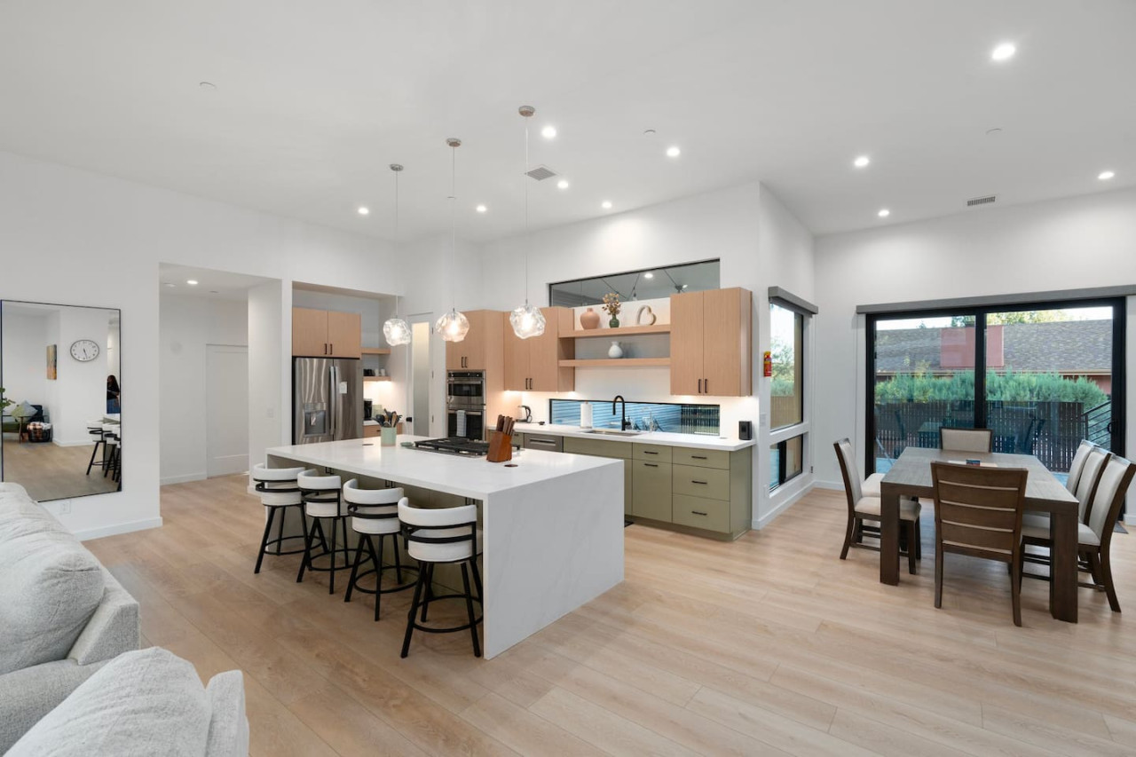 Sedona Luxury Mountain Views, HotTub, Rooftop Deck