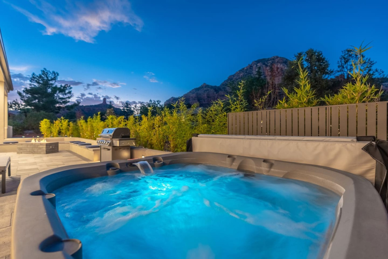 Sedona Luxury Mountain Views, HotTub, Rooftop Deck