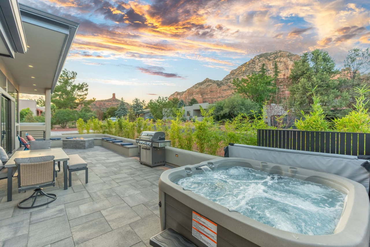 Sedona Luxury Mountain Views, HotTub, Rooftop Deck