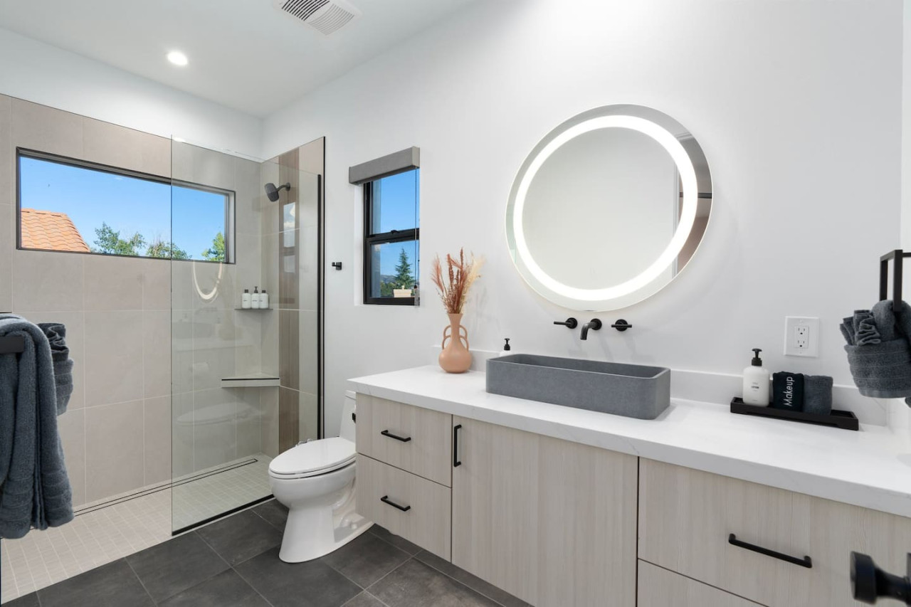 Sedona Luxury Mountain Views, HotTub, Rooftop Deck