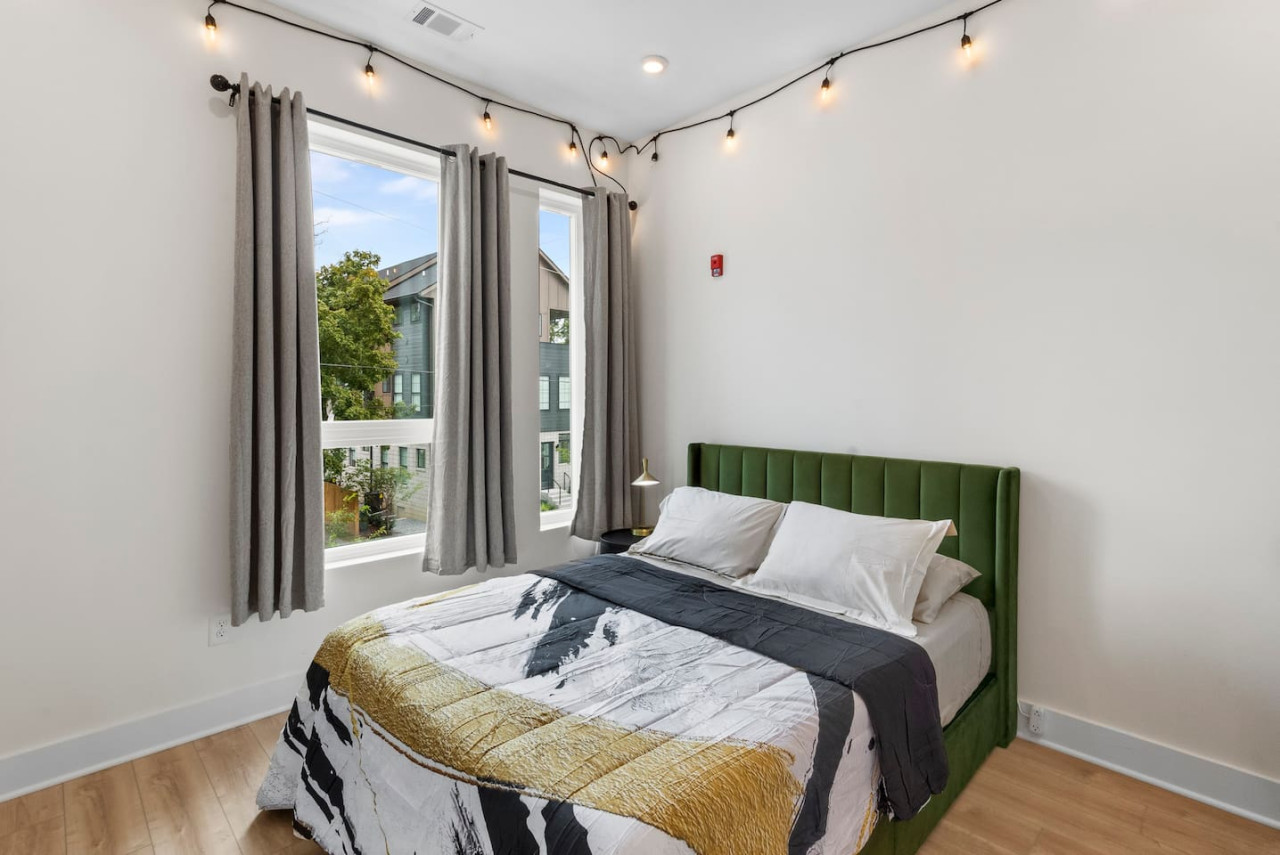 Cozy East Nashville Condo with Rooftop Deck Access