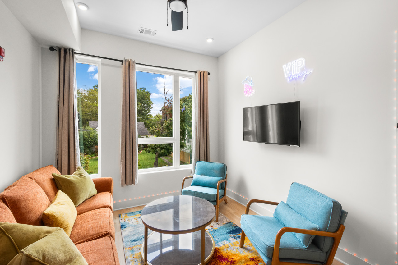 Cozy East Nashville Condo with Rooftop Deck Access