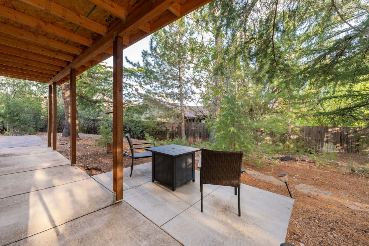 Sedona Studio W/D Patio Firepit