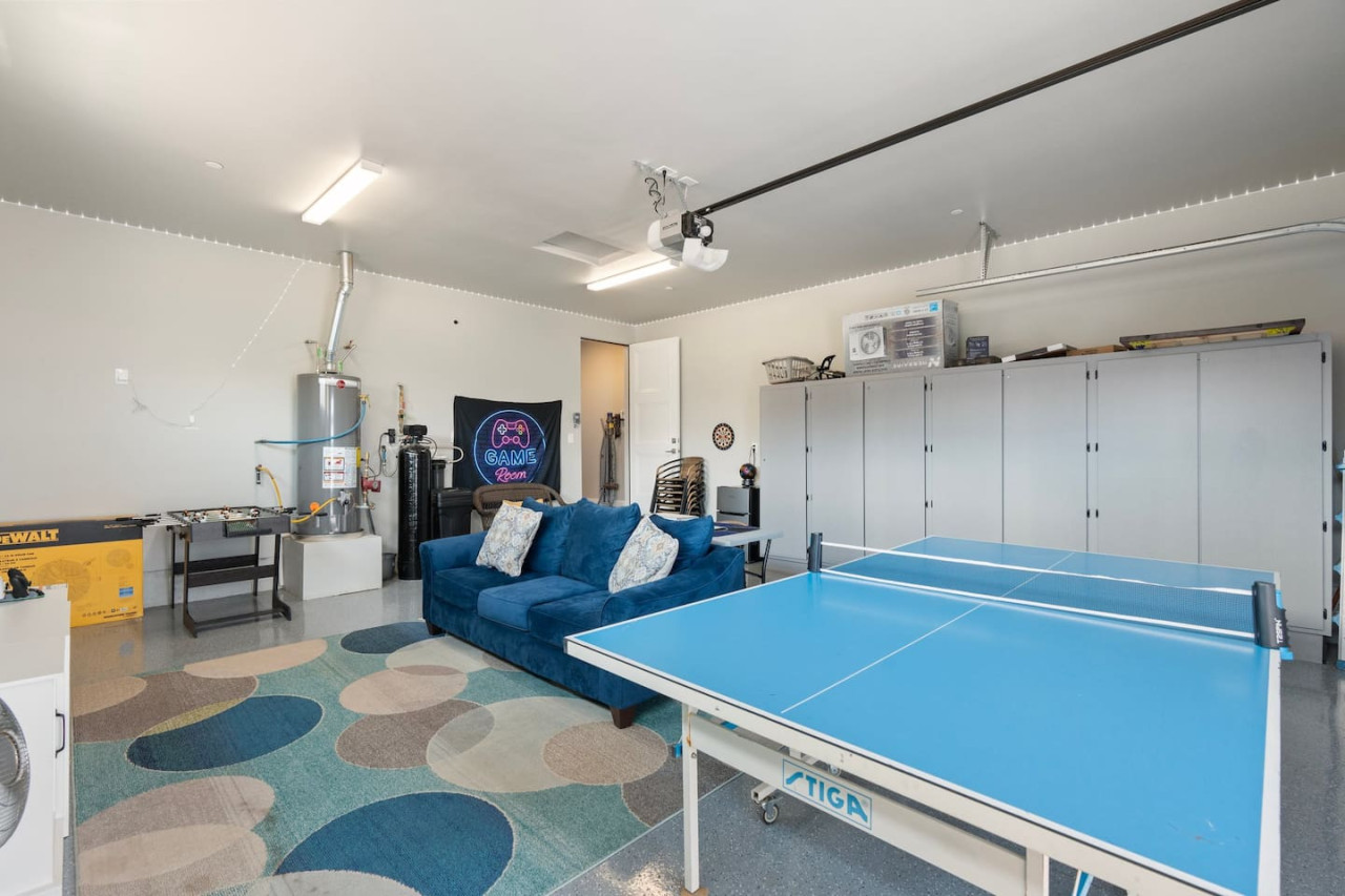 Luxury Sedona: Deck, Views, Hot Tub & Game Room