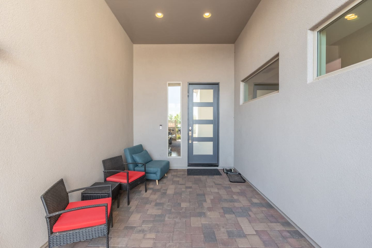 Luxury Sedona: Deck, Views, Hot Tub & Game Room